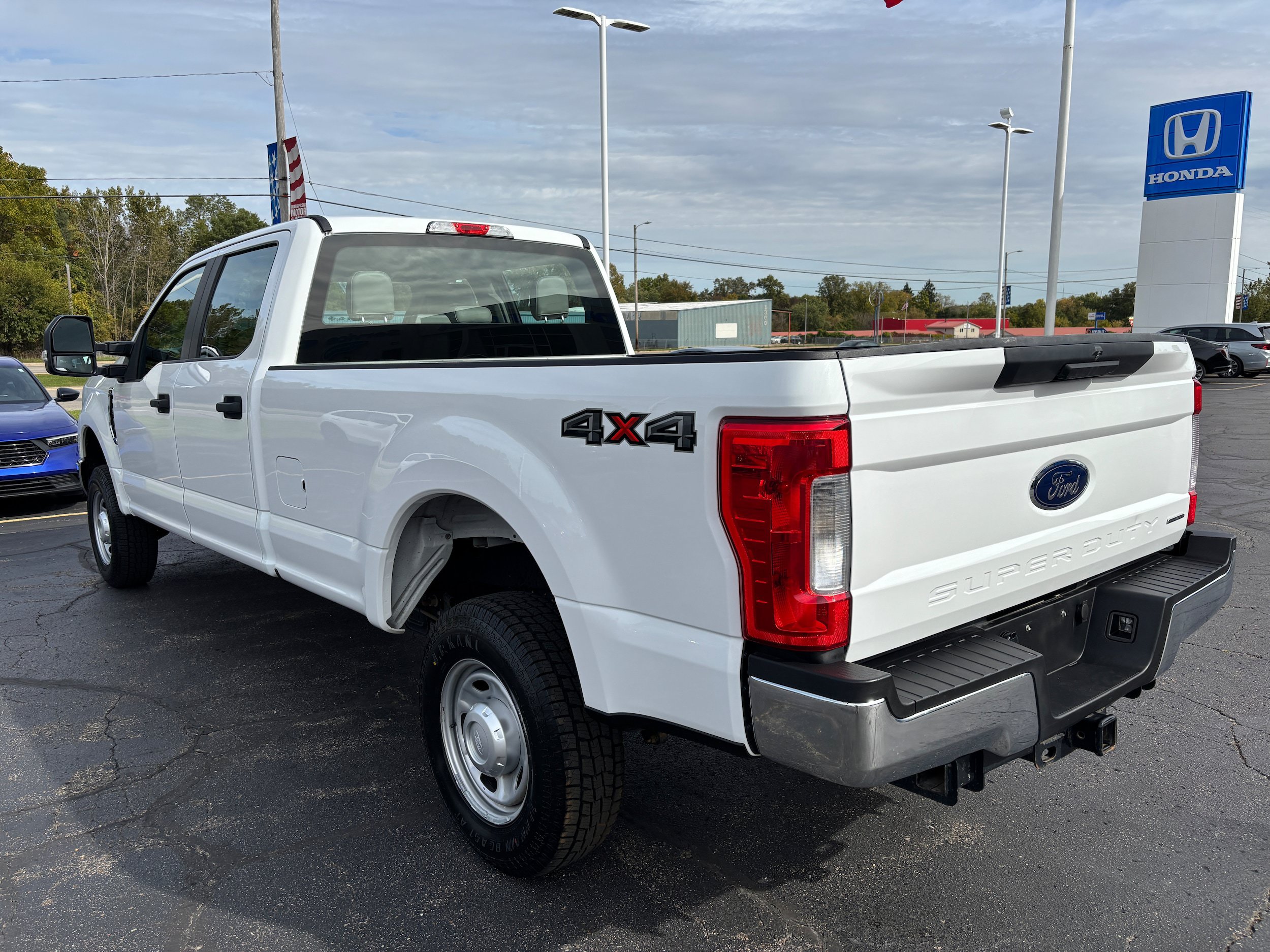 Used 2019 Ford F250 XL w/ Power Equipment Group AWD/4WD image 8