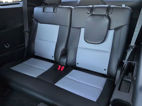 Used 2024 Ford Explorer XLT w/ Equipment Group 202A image 9