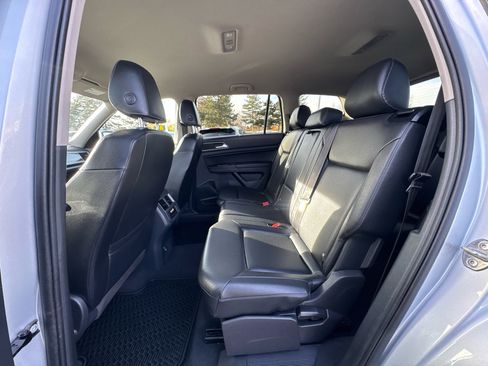 Used 2019 Volkswagen Atlas SE w/ Towing Package image 18