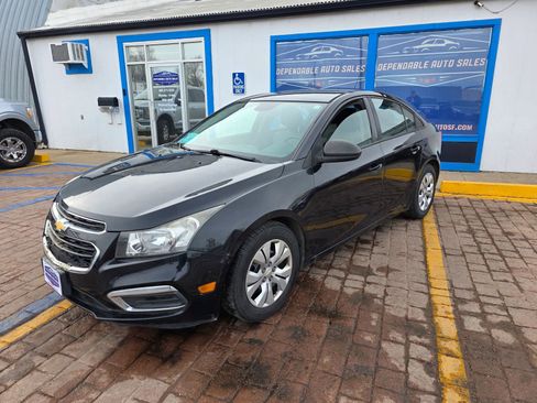 Used 2015 Chevrolet Cruze LS image 1