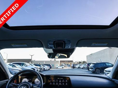 Certified 2024 Hyundai Elantra Limited image 18