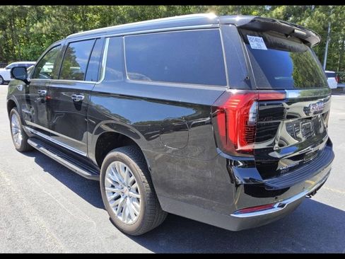 Used 2025 GMC Yukon XL Elevation w/ Elevation Premium Package RWD image 7
