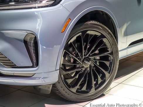 Used 2026 Lincoln Aviator Reserve AWD/4WD image 3