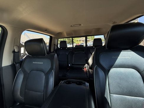 Used 2019 RAM 1500 Laramie AWD/4WD image 46