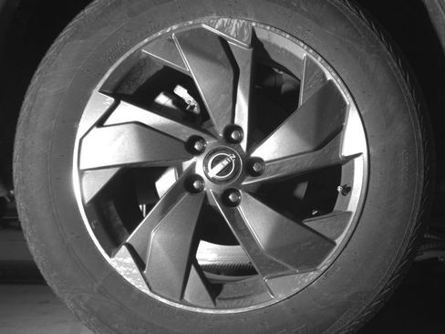 Used 2025 Nissan Rogue SV image 15