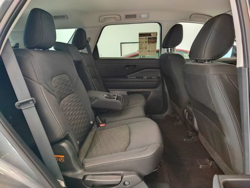 Used 2025 Nissan Pathfinder SV AWD/4WD image 19