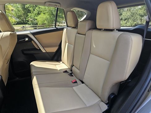 Used 2014 Toyota RAV4 Limited w/ Technology Package AWD/4WD image 32