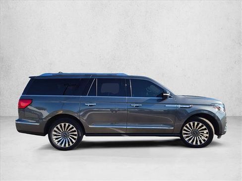 Used 2018 Lincoln Navigator L Reserve w/ Technology Package AWD/4WD image 4