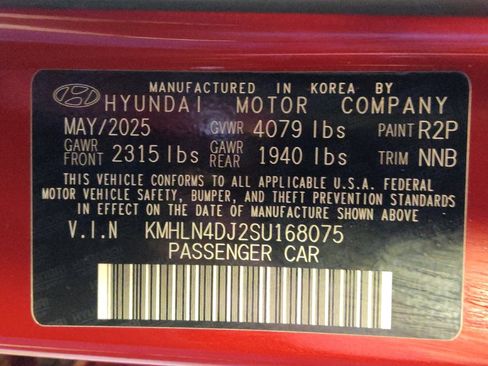 Used 2025 Hyundai Elantra Limited FWD image 33