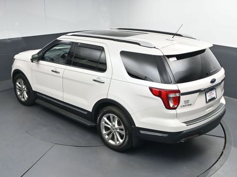 Used 2019 Ford Explorer Limited w/ Ford Safe & Smart Package FWD image 38