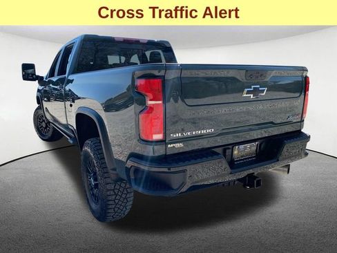 Used 2025 Chevrolet Silverado 2500 ZR2 w/ Technology Package AWD/4WD image 10