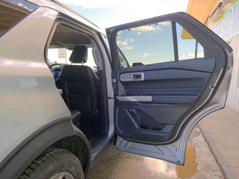Used 2024 Ford Explorer Limited image 19