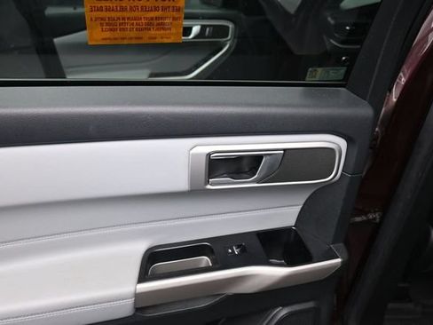 Used 2023 Ford Explorer XLT w/ Equipment Group 202A AWD/4WD image 23
