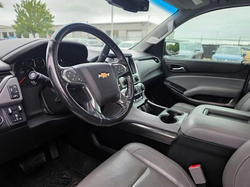 Used 2018 Chevrolet Suburban LT w/ Luxury Package AWD/4WD image 14