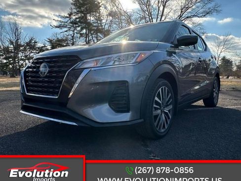 Used 2021 Nissan Kicks SV image 1