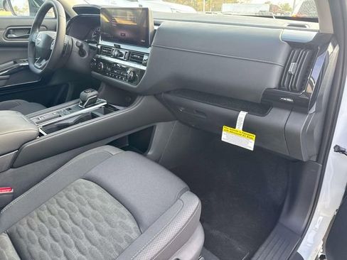 New 2026 Nissan Pathfinder SV image 16