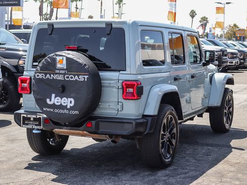 Used 2024 Jeep Wrangler Unlimited Sahara AWD/4WD image 4