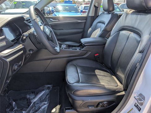 Used 2023 Jeep Grand Cherokee L Limited w/ Luxury Tech Group II image 18