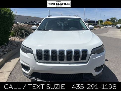 Used 2019 Jeep Cherokee Latitude w/ Popular Appearance Group FWD image 3