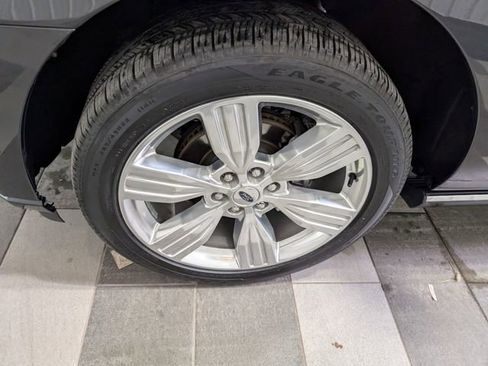 Used 2023 Ford Expedition Platinum AWD/4WD image 7
