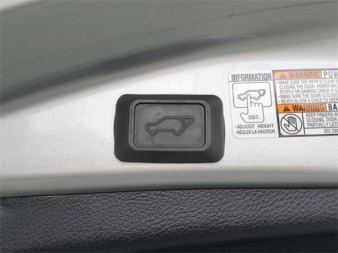 Used 2016 Toyota RAV4 XLE image 12