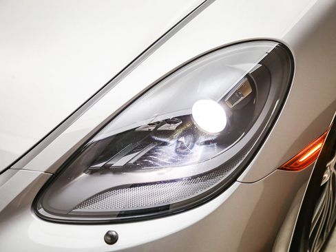 Certified 2024 Porsche 718 Boxster GTS RWD image 12