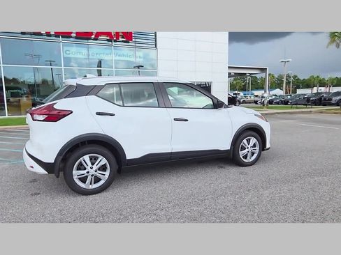 Used 2025 Nissan Kicks Play S FWD image 34