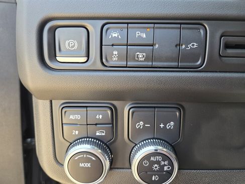 Used 2022 GMC Yukon SLT w/ SLT Premium Package AWD/4WD image 19