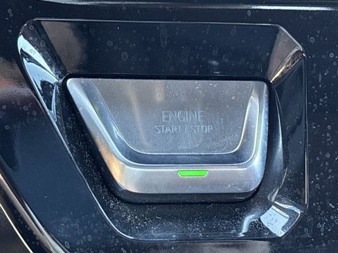 Used 2025 GMC Sierra 3500 Denali Ultimate AWD/4WD image 32