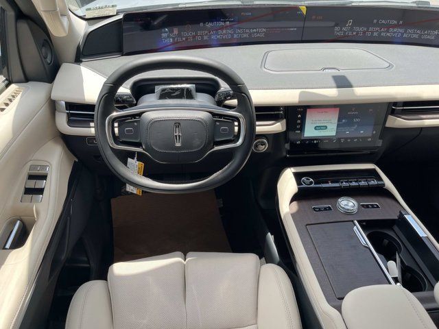 New 2027 Lincoln Navigator Premiere AWD/4WD image 14