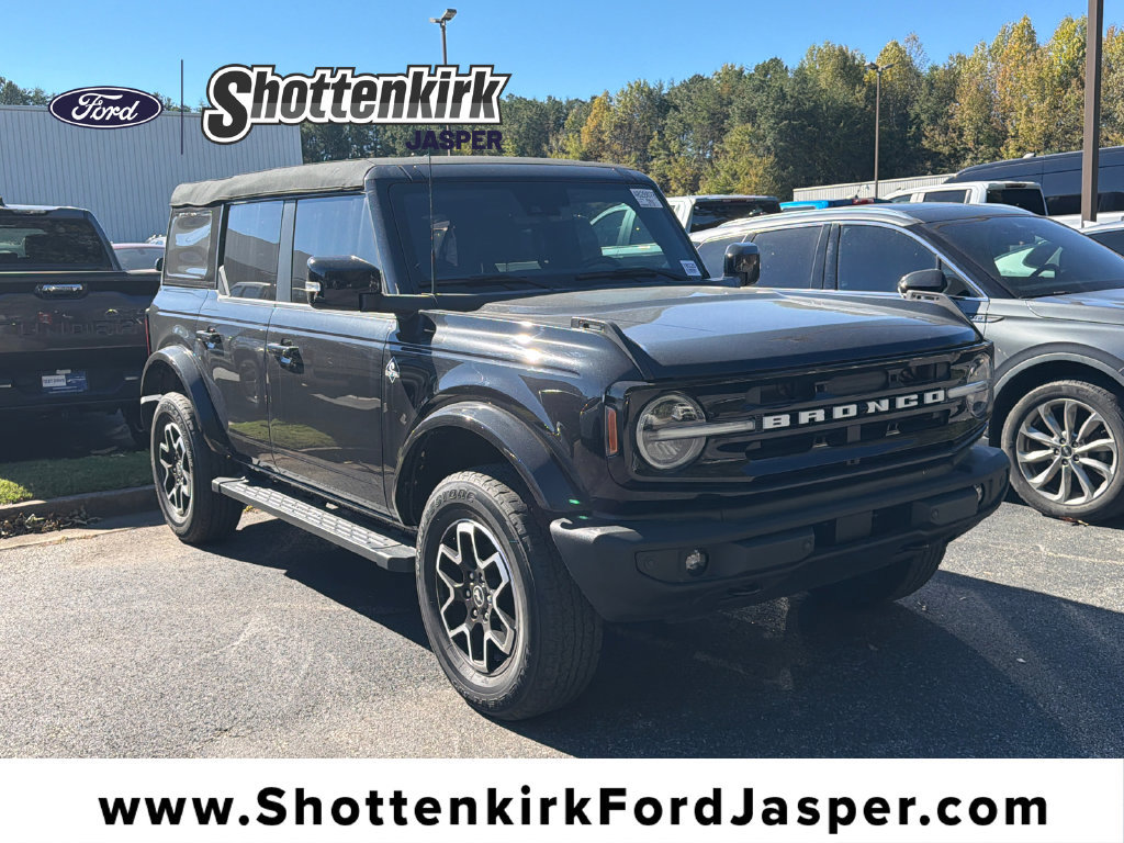 Used 2023 Ford Bronco Outer Banks AWD/4WD image 1