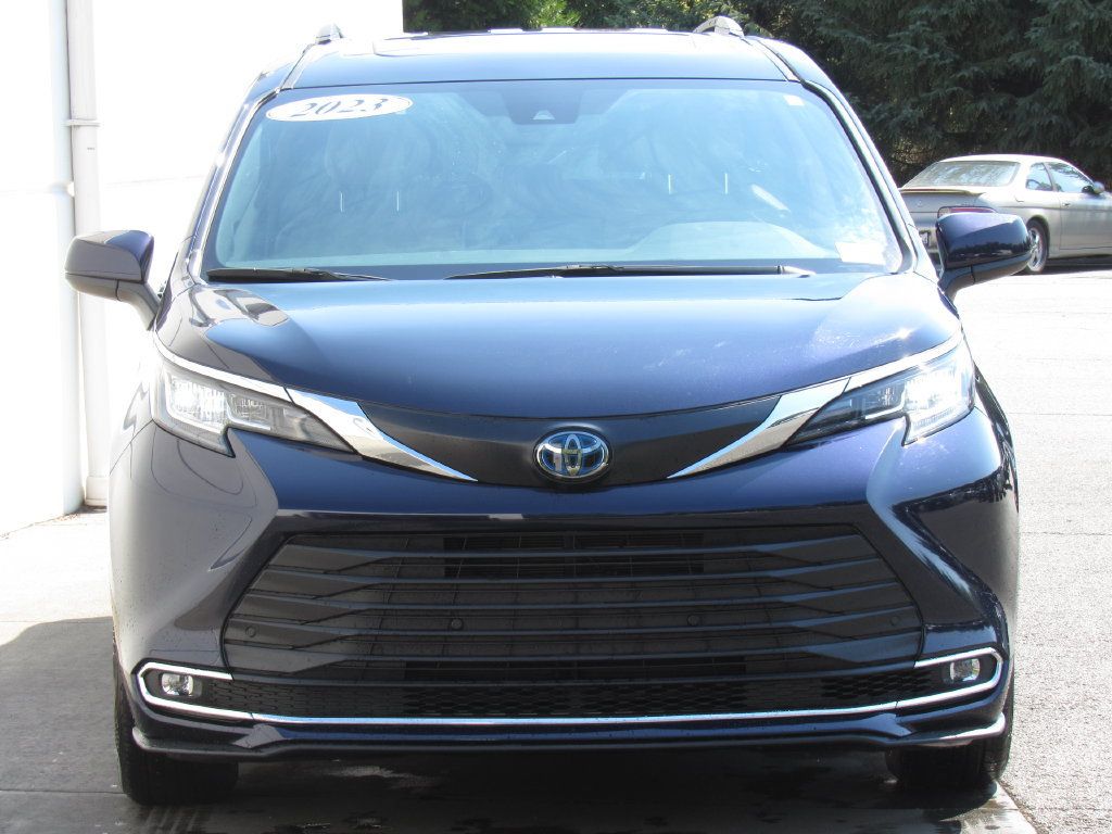 Certified 2023 Toyota Sienna XLE w/ XLE Plus Package AWD/4WD image 3