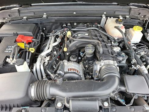 Used 2022 Jeep Gladiator Sport image 27