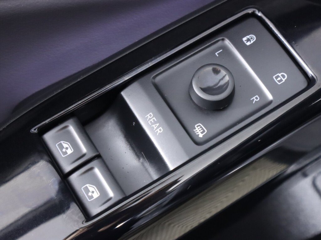 Used 2022 Volkswagen ID.4 Pro AWD/4WD image 25