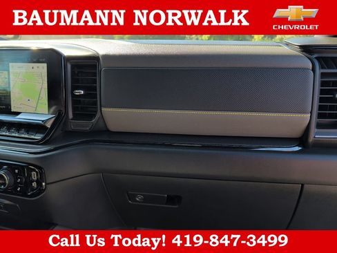 Used 2025 Chevrolet Silverado 2500 ZR2 w/ Technology Package AWD/4WD image 39