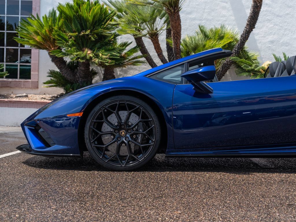Used 2023 Lamborghini Huracan EVO RWD image 19