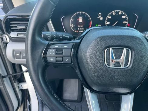 Used 2025 Honda Pilot Touring image 21