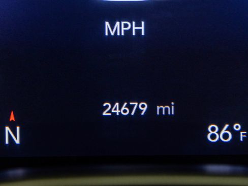 Used 2023 Chrysler Pacifica Touring-L FWD image 34