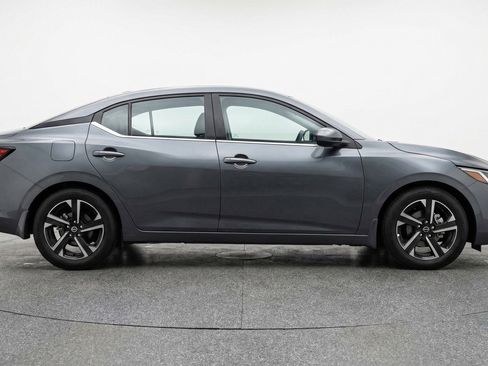 Used 2025 Nissan Sentra SV FWD image 11