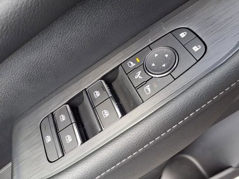 New 2025 Nissan Armada SL w/ Captain's Chari Seat Package image 14