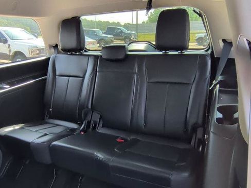Certified 2024 Ford Expedition XLT RWD image 15