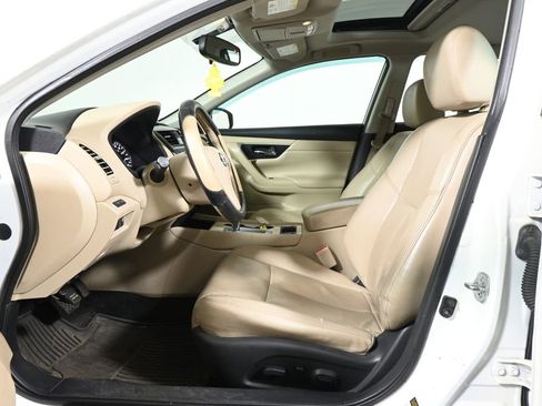 Used 2016 Nissan Altima 2.5 SL w/ Moonroof Package FWD image 3