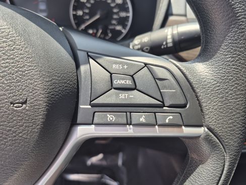 Certified 2025 Nissan Altima 2.5 SV FWD image 30