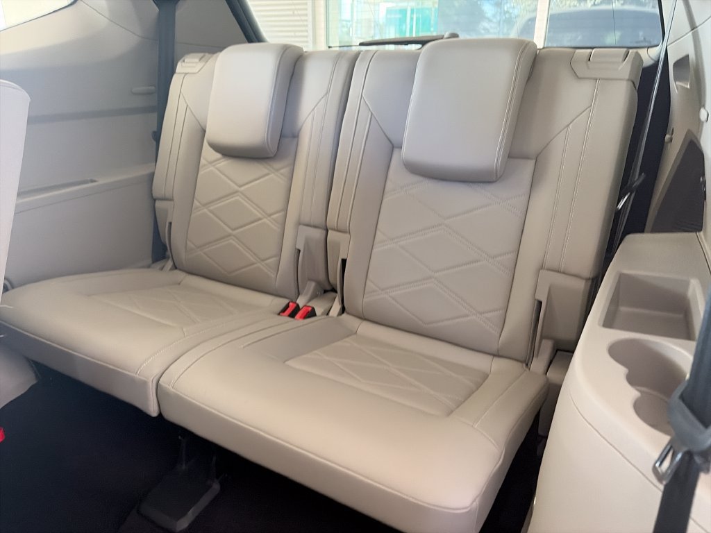 Certified 2024 Volkswagen Atlas SE w/ Panoramic Sunroof Package FWD image 40