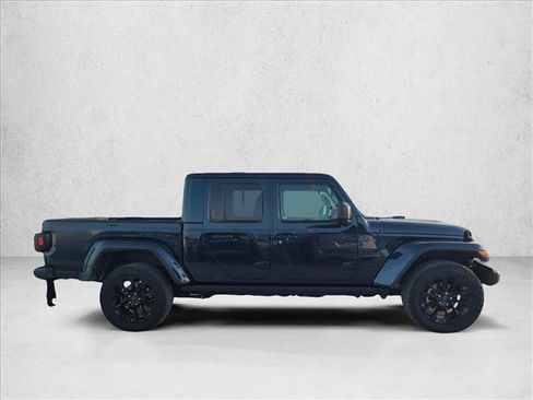 Used 2025 Jeep Gladiator Sport AWD/4WD image 4