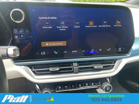 Used 2024 Chevrolet Equinox EV LT FWD image 27