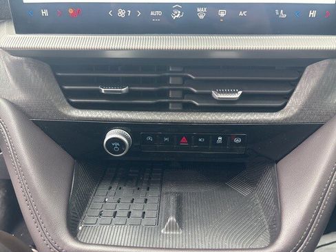 Used 2025 Ford Explorer Platinum w/ Ultimate Package image 14