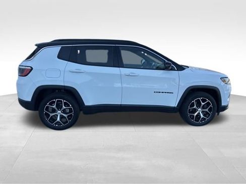 Used 2024 Jeep Compass Limited image 9