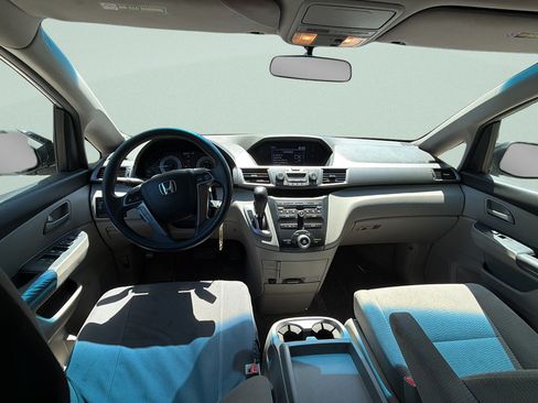 Used 2012 Honda Odyssey EX image 9