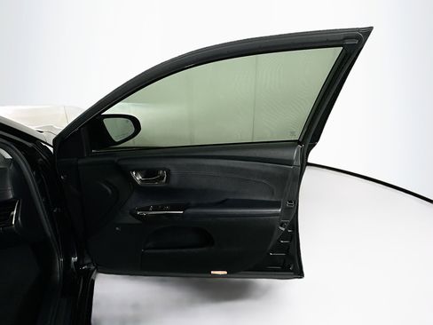 Used 2016 Toyota Avalon Limited w/ Toyota Safety Sense Package image 30